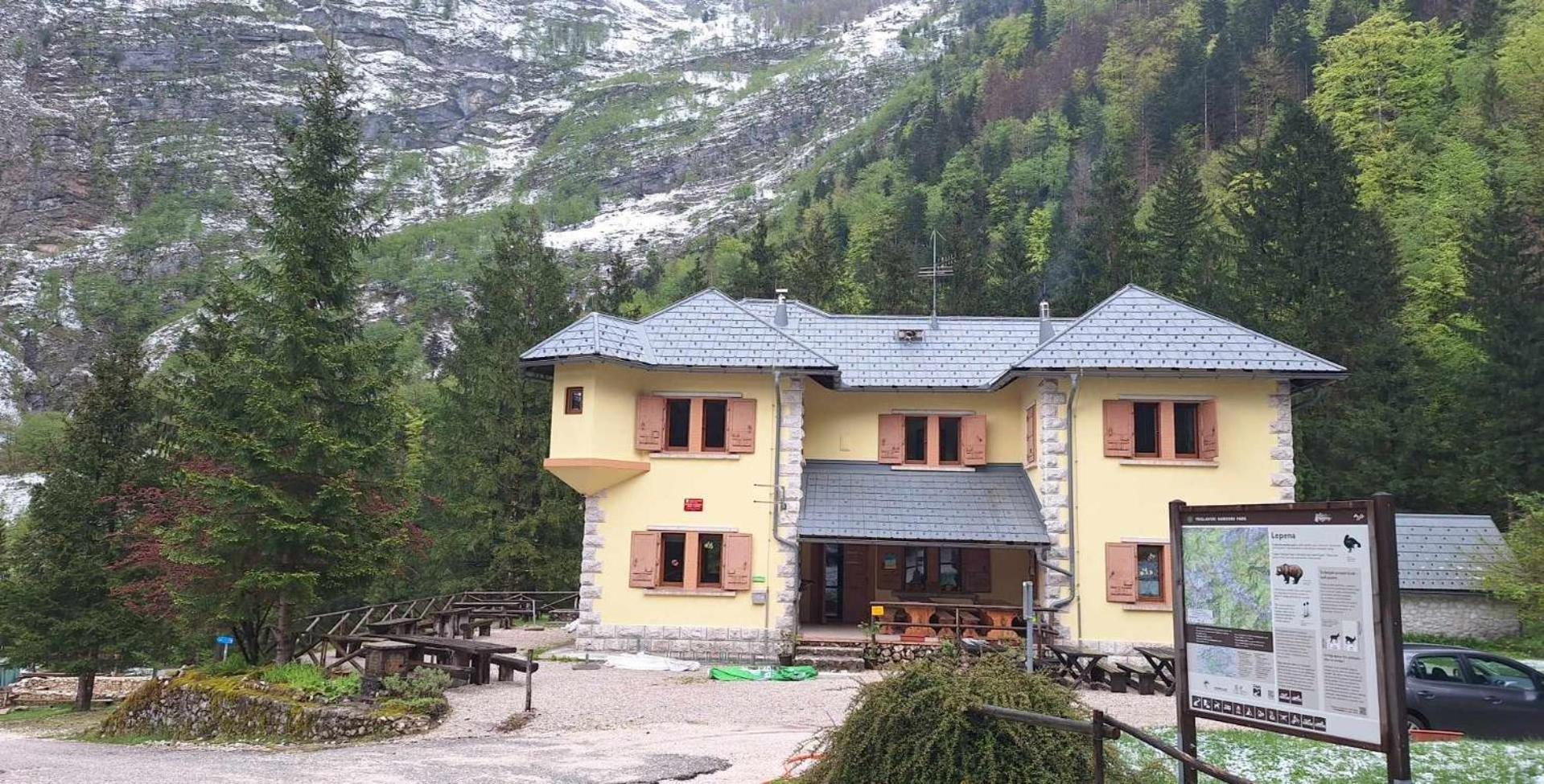 Dom Klementa Juga Hotel Lepena Exterior photo